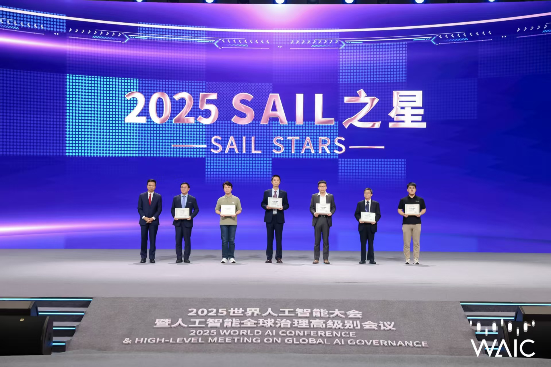 15vip太阳成集团-全场景新体验，海信电视多款全球首创新品亮相AWE